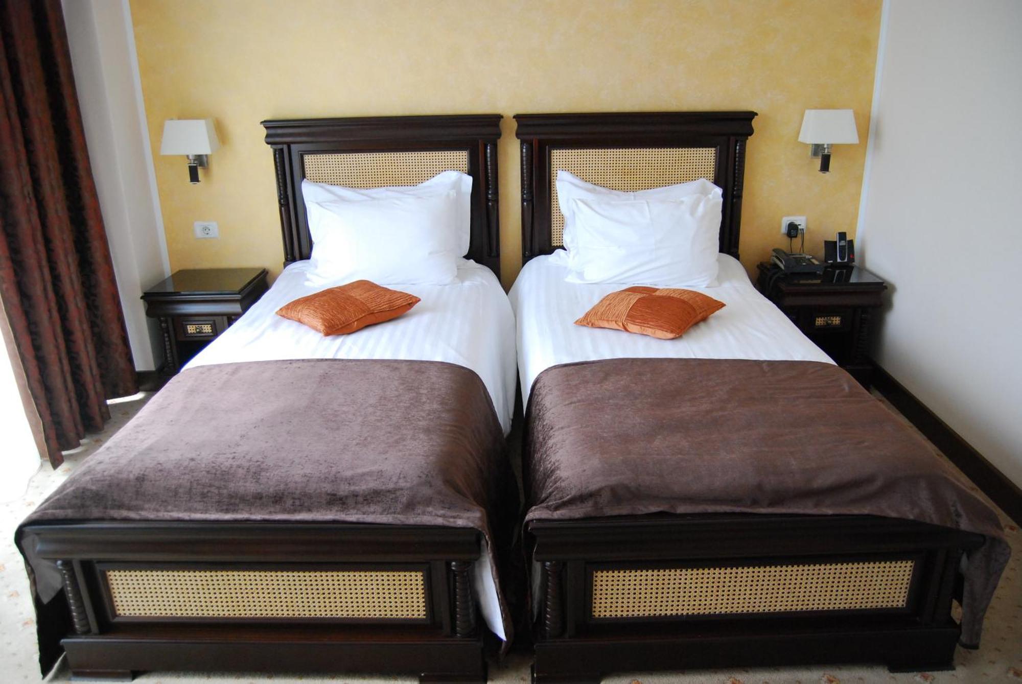Hotel Zodiac Констанца Экстерьер фото