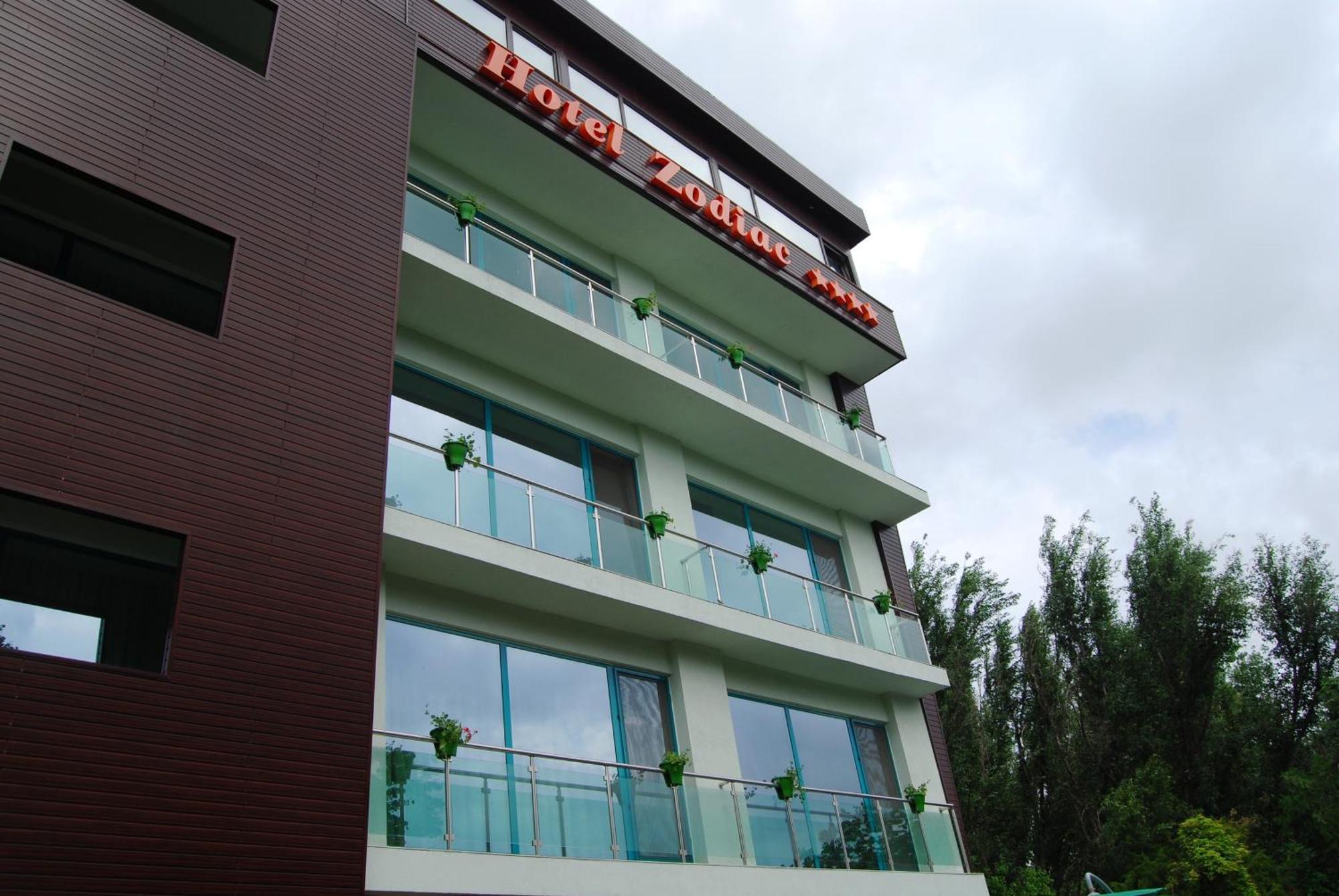 Hotel Zodiac Констанца Экстерьер фото